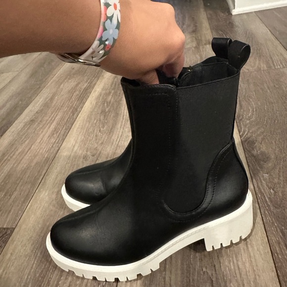 Women Platform Leather Boots - Picture 4 of 4